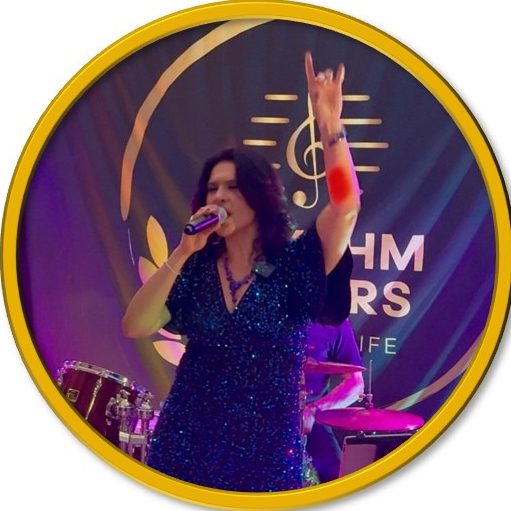 Aliki Sings entertainment keeping the dance floor alive all night long at a Corporate event