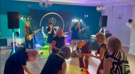 Aliki Sings Entertainment, feel good party music, South West UK