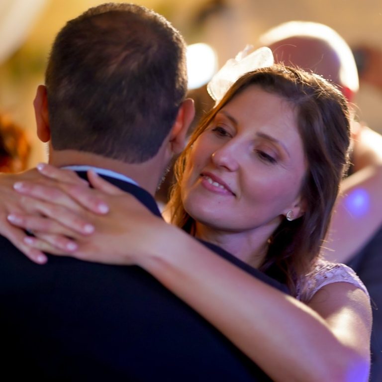 Aliki Sings entertainment, romantic wedding vibes - Wiltshire