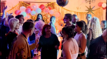 Aliki Sings Entertainment - Rhtym Sisters Female Duo - Birthday party - Wiltshire