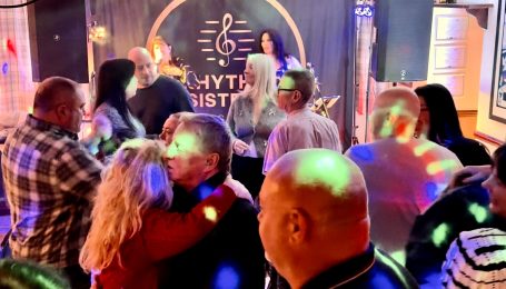 Aliki Sings Entertainment - Playing at The Pilning Inn - Bristol