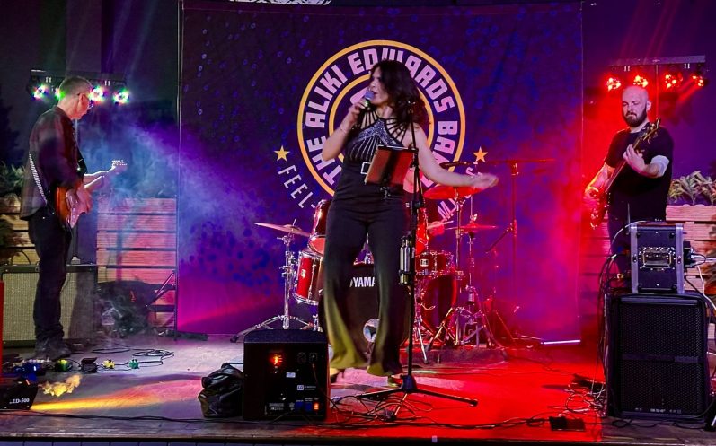 The Aliki Edwards Band bringing the party to life, Aliki Sings Entertainment